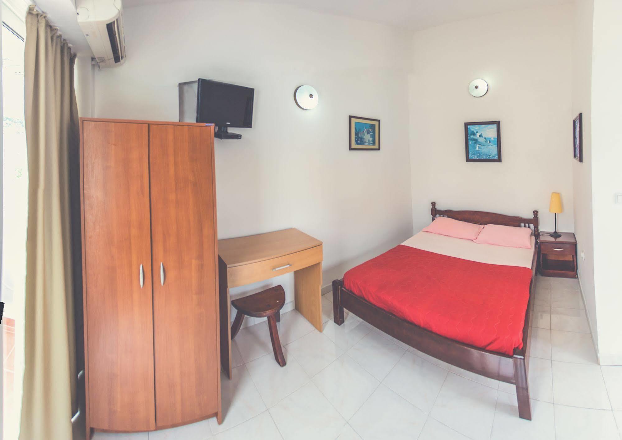 David Apartments And Rooms Dobra Voda Exterior foto